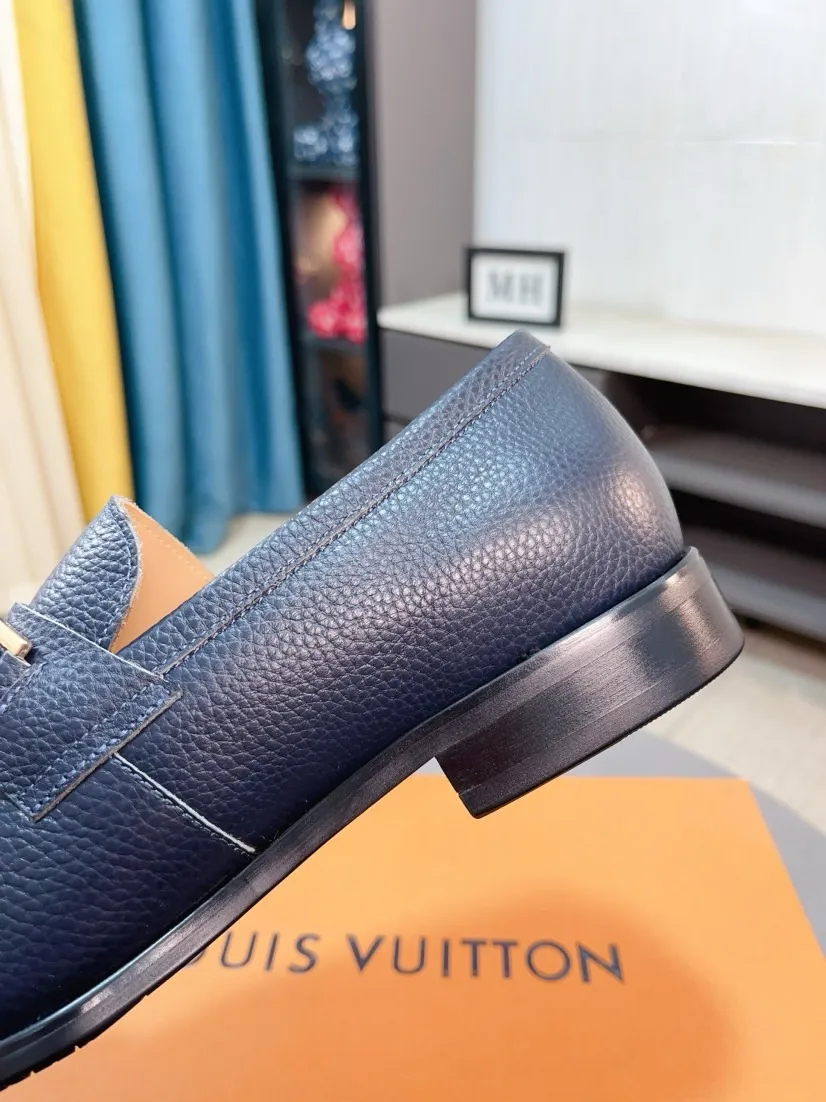 Men's men's shoes 💰500🌸🌸 [Louis Vuitton (LV)] High-end business formal leather shoes 🍀 luxurious and elegant style, both practicality and style, professional focus on details and quality, counter original 1⃣️: 1⃣️ ultra-accurate reproduction 👍🏻! Material: The upper is made of imported original calfskin➕imported Italian cowhide leather. Original anti-slip and wear-resistant outsole! Code number: 38--44 (45 customized)